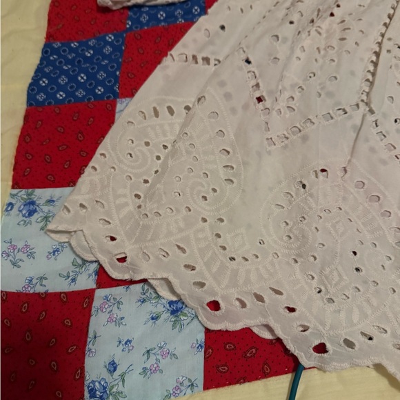 Chic Cream Eyelet Women's Blouse - Picture 3 of 7